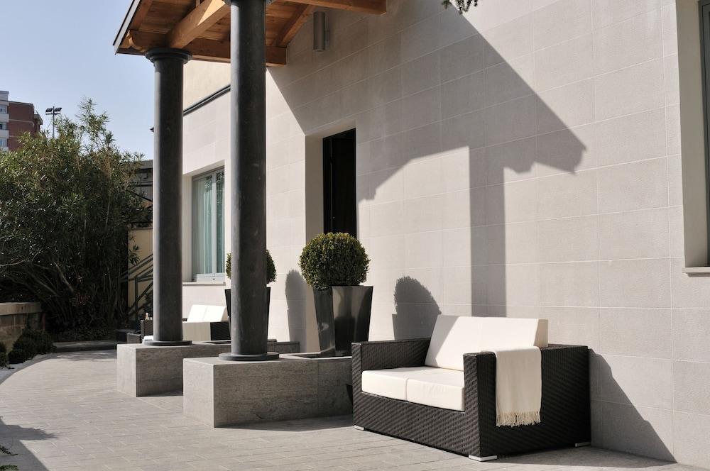 Hotel Le Corderie Триест Экстерьер фото