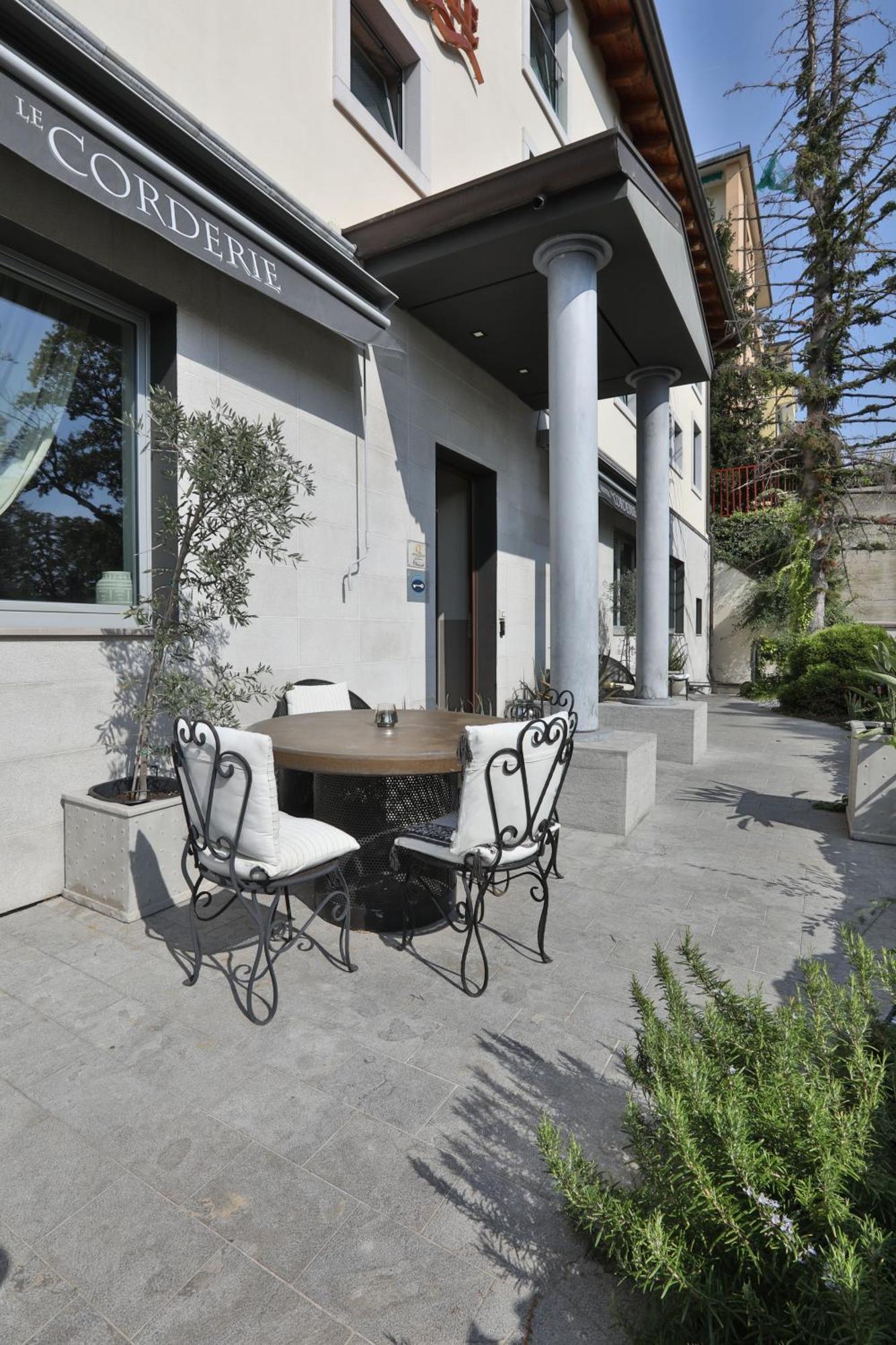 Hotel Le Corderie Триест Экстерьер фото